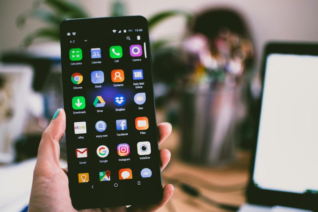 Jak sprawdzić, co pobiera internet w telefonie i kontrolować zużycie