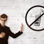 Facet za pomocą telefonu komórkowego