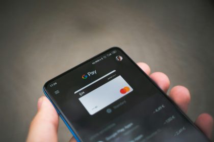 black samsung android smartphone displaying icons